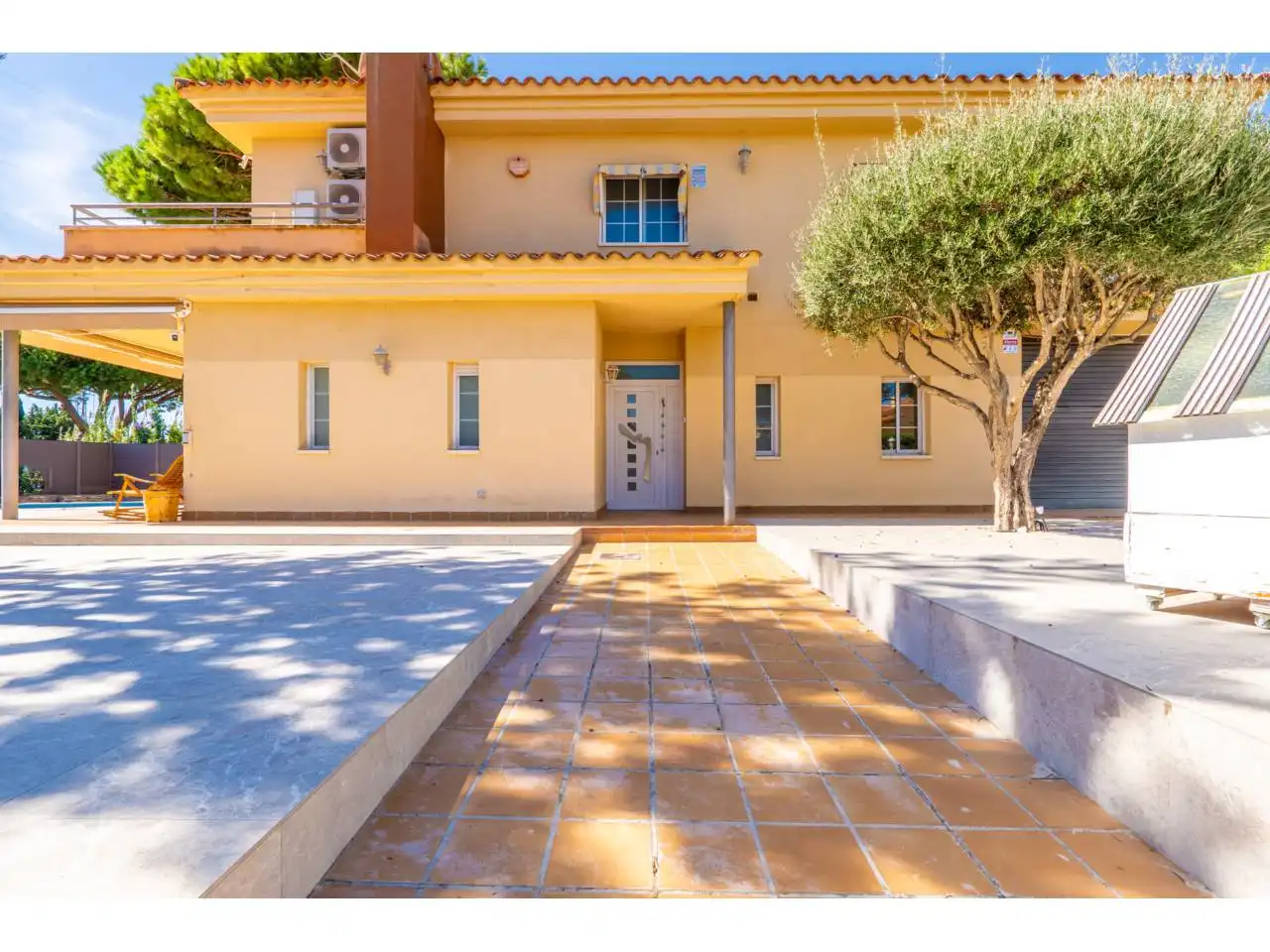 Exterior view of Houses for sale in Cabrils, Barcelona
