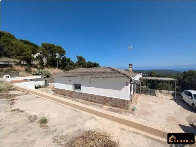 Casa amb jardí en venda a Sant Cebrià de Vallalta
