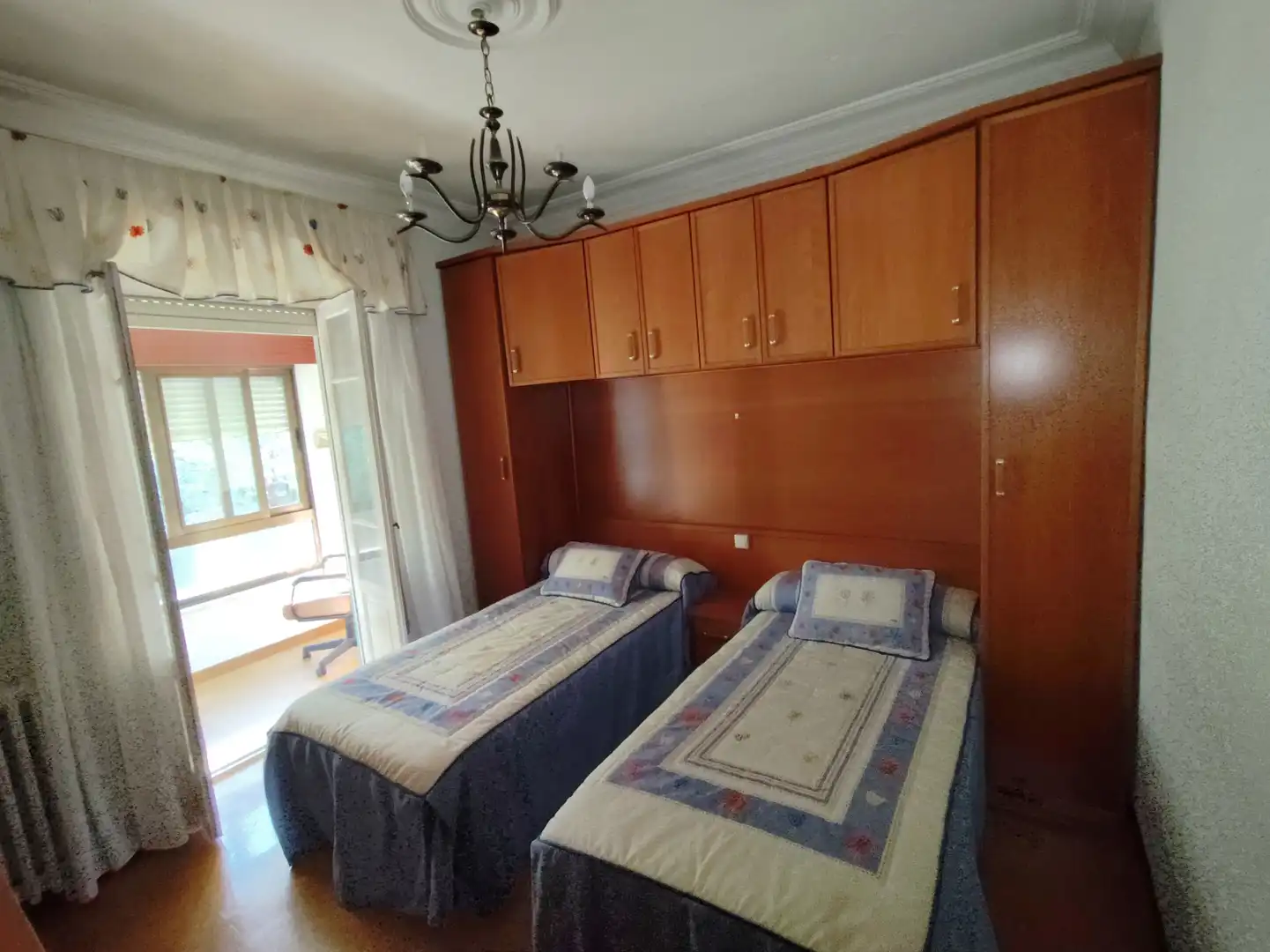 Habitación de Casa o chalet en venta en Torrelavega  con Calefacción, Jardín privado y Terraza