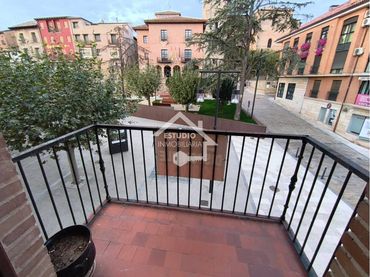 Piso con balcón en venta en Carretera Entrena