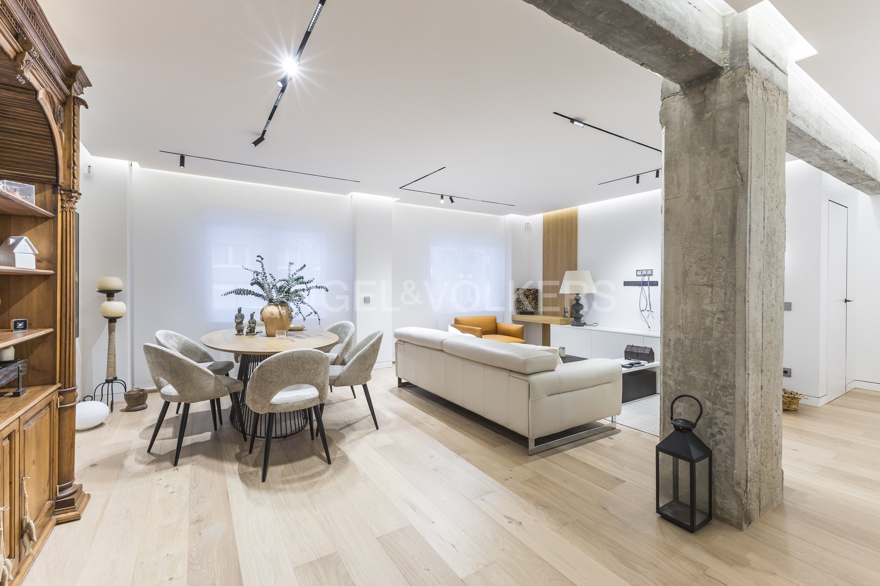 Living room of Apartment for sale in  Madrid Capital  with Air Conditioner, Heating and Storage room
