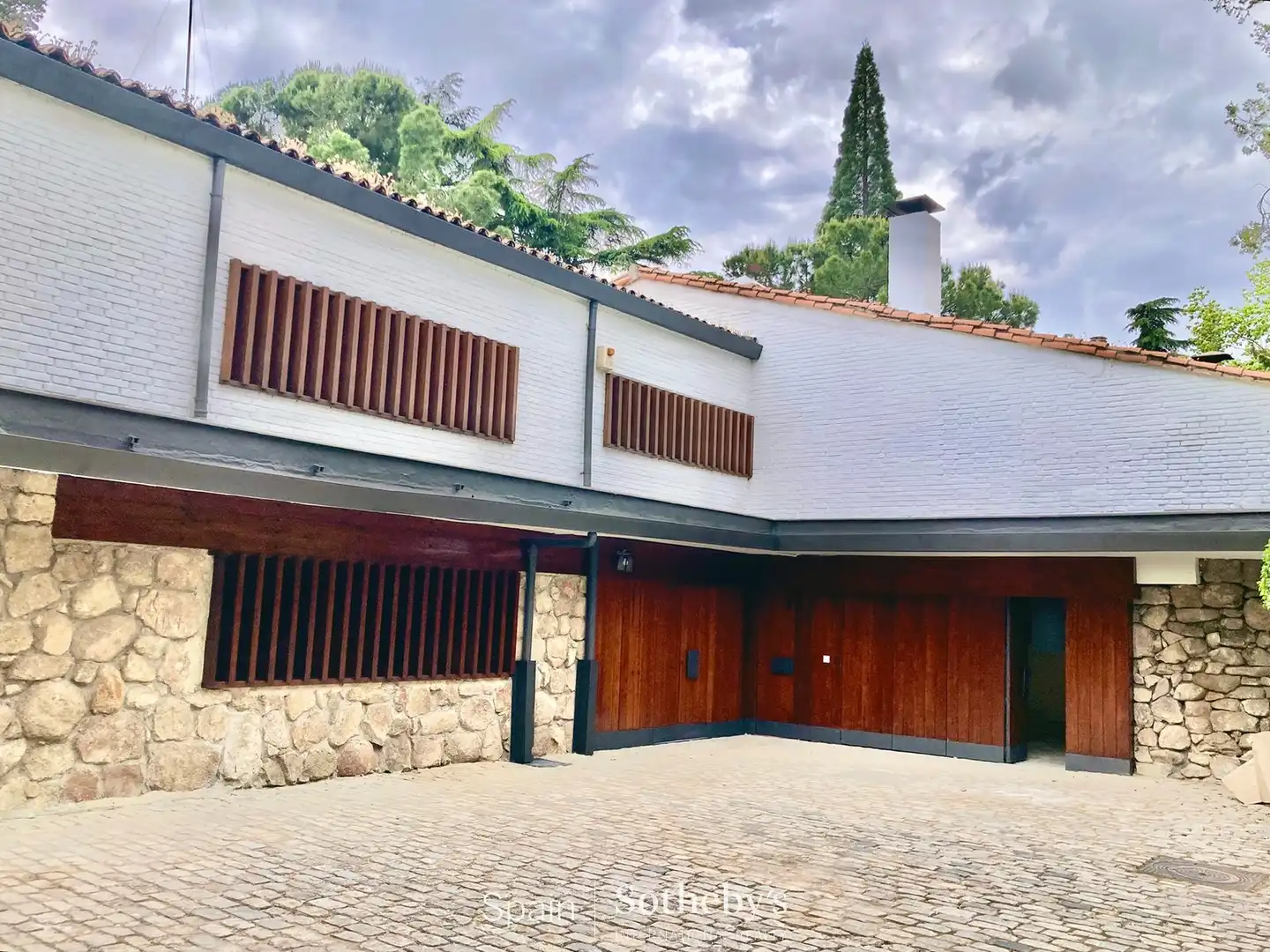 Vista exterior de Casa o xalet de lloguer en Madrid amb Aire condicionat, Jardí privat i Traster