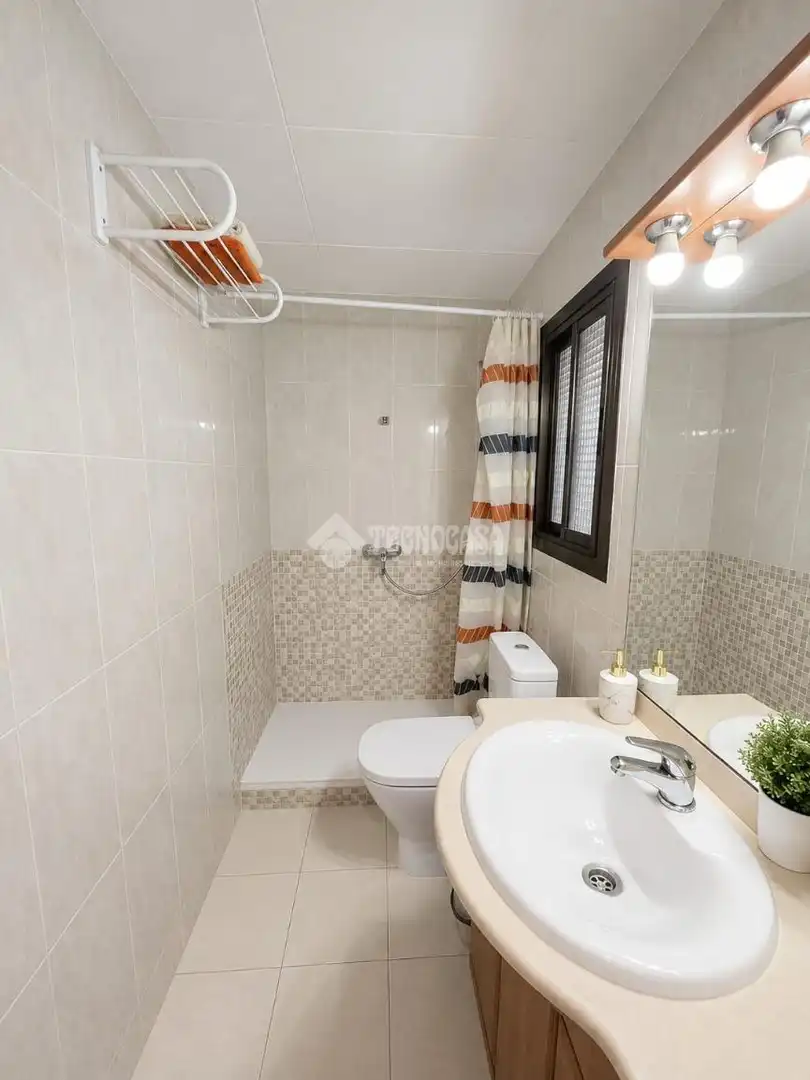 Bathroom of Flat for sale in Barcelona  with Air Conditioner and Heating