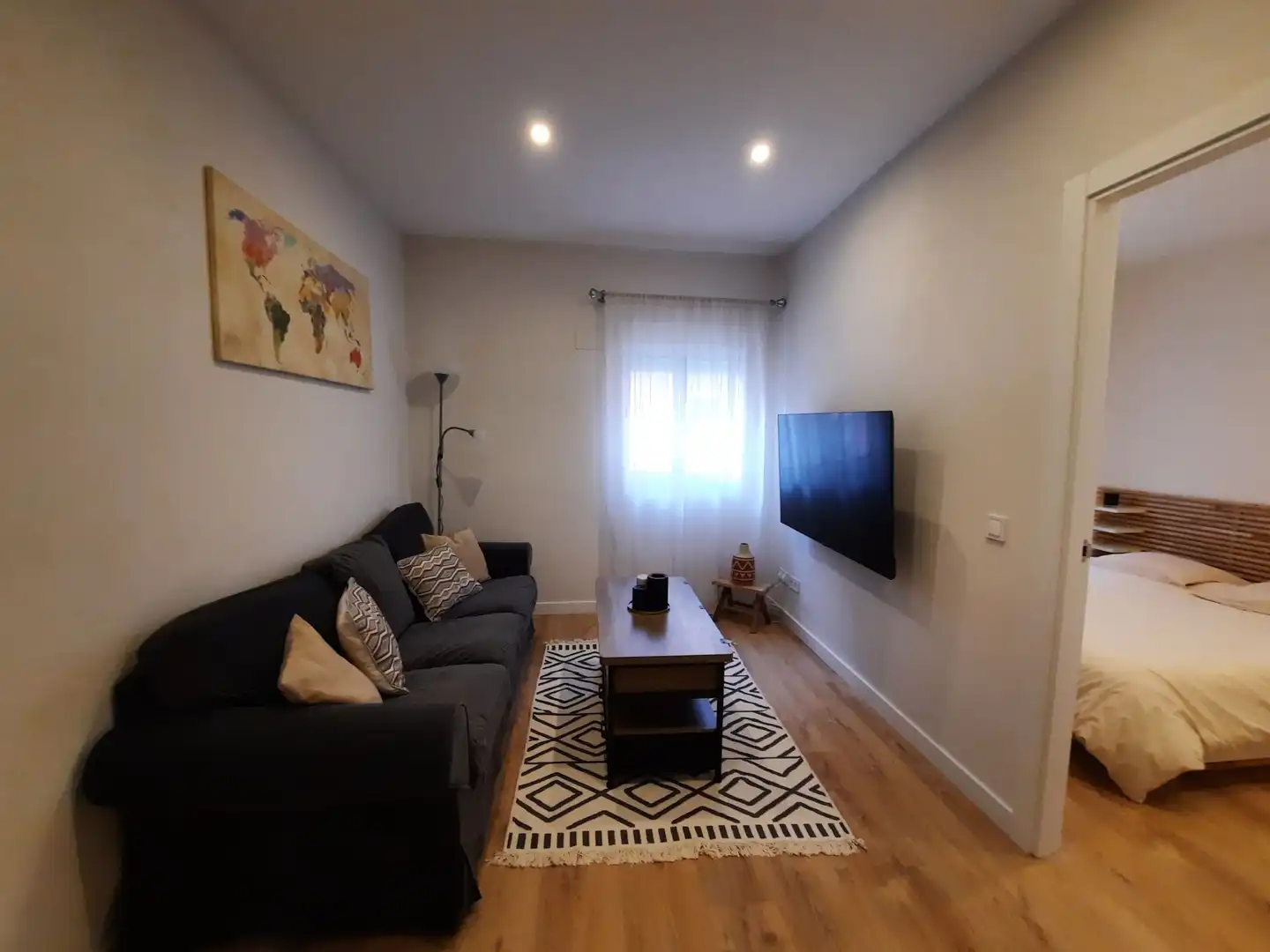 Living room of Flat for sale in Madrid  with Furnished