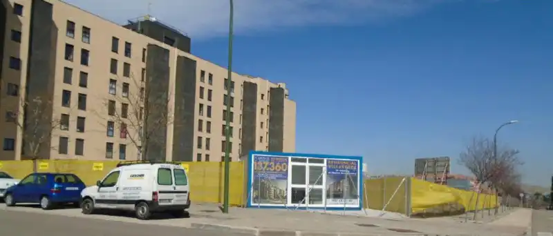 Außenansicht von Fabrik Grundstücke zum Verkauf in Madrid