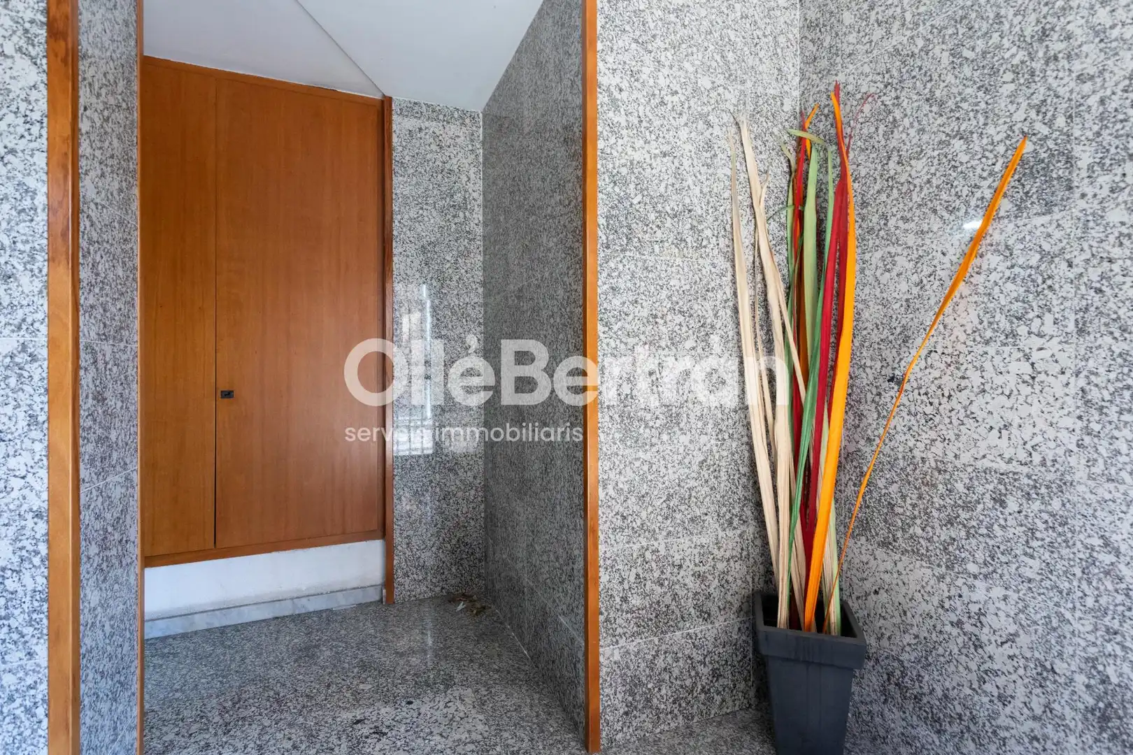 Piso en venta en Barcelona con Calefacción, Horno y TV