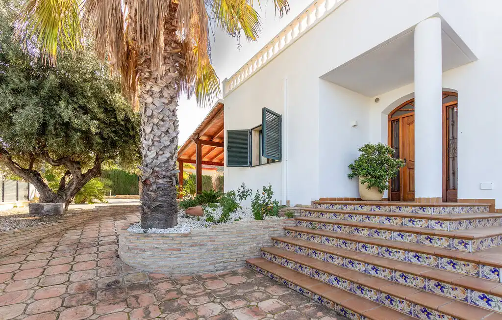 Chalet con terraza en venta en Calle Urba Coto Riñales 119, imagen 34