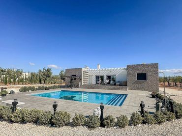 Chalet en venta en El Pinós / Pinoso