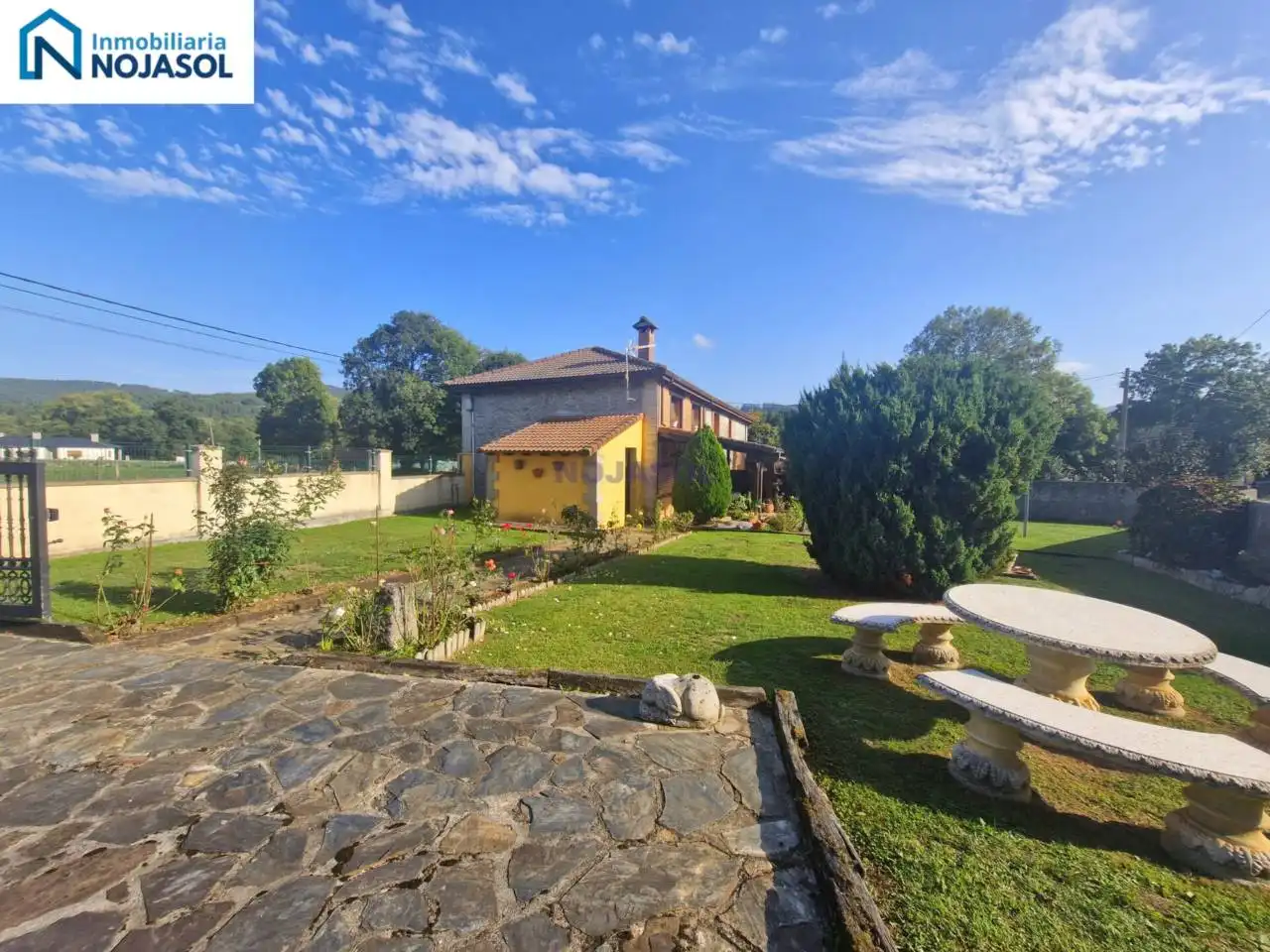 Terraced house with garden for sale in Calle HAZAS DE CESTO, imagen 3