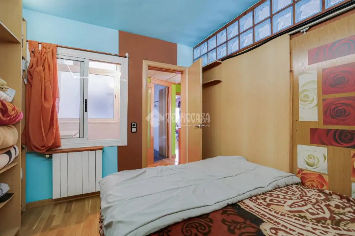 Bedroom of Flat for sale in Rubí