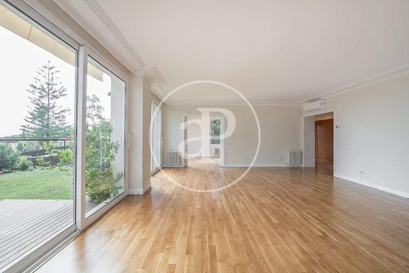 Living room of Houses for rent in Barcelona  with Air Conditioner, Heating and Private garden