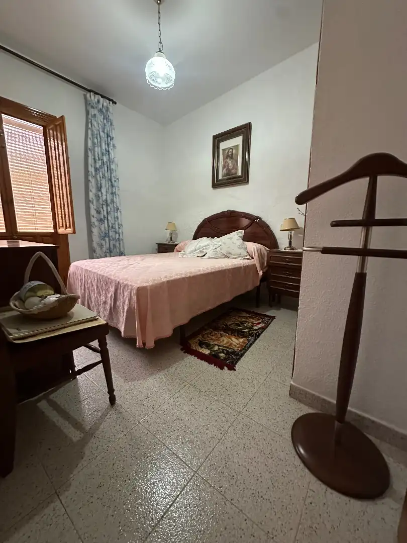 Dormitori de Casa adosada en venda en Benamargosa amb Aire condicionat, Moblat i Balcó
