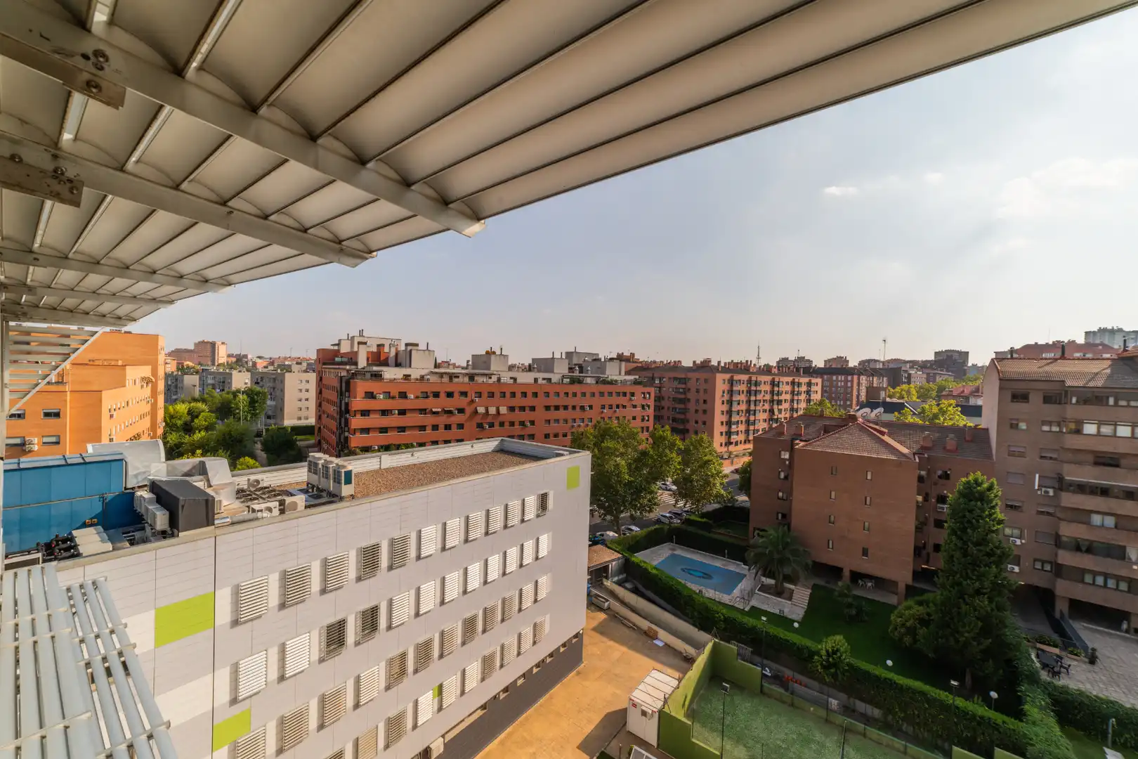 Bedroom of Office for rent in Madrid  with Air Conditioner, Internet and Alarm