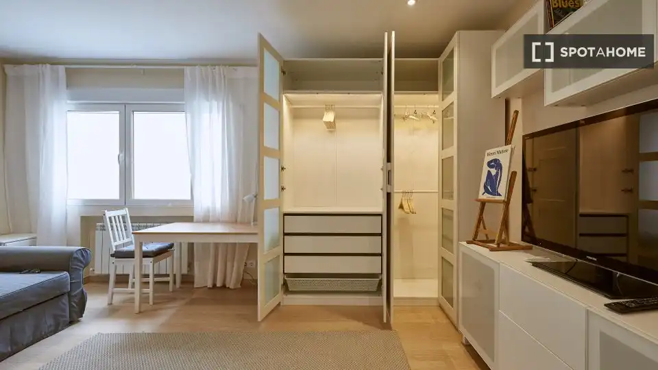 Room in Universidad - Malasaña