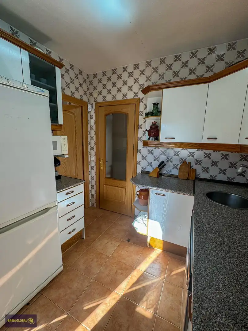 Cuina de Casa o xalet en venda en La Cabrera amb Jardí privat, Terrassa i Traster