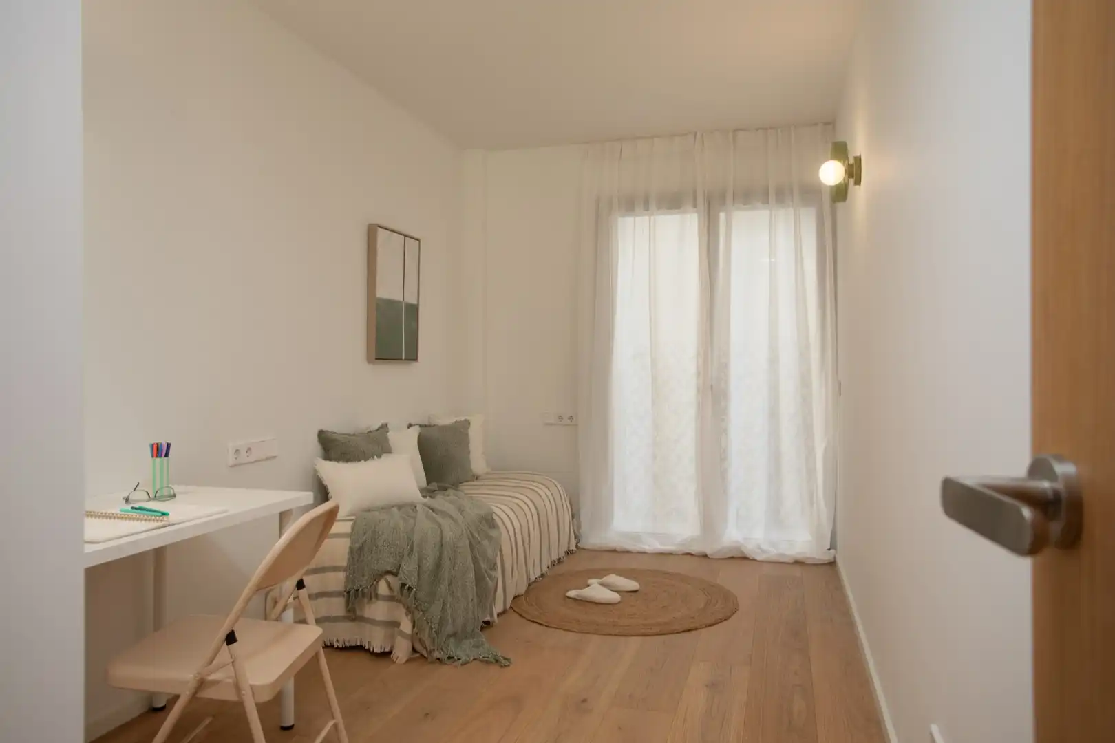 Dormitori de Pis en venda en Girona amb Aire condicionat, Calefacció i Terrassa