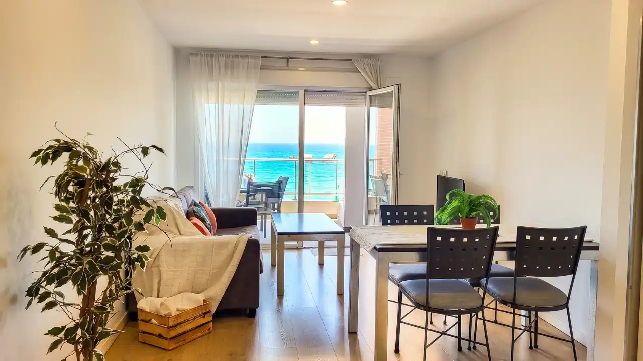 Flat with terrace to rent in Avenida del Mediterráneo