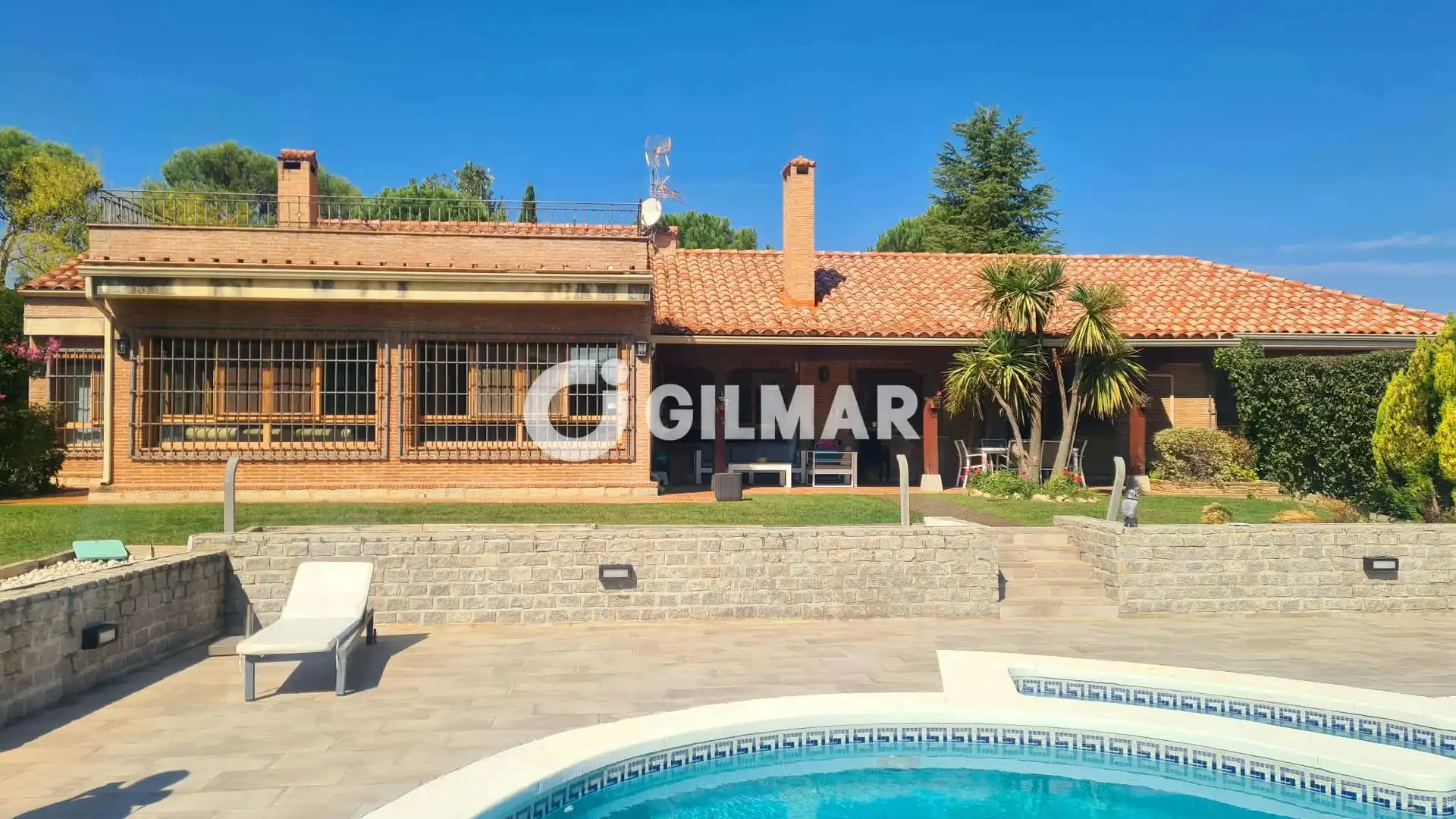 Chalet con piscina en venta en Las Lomas