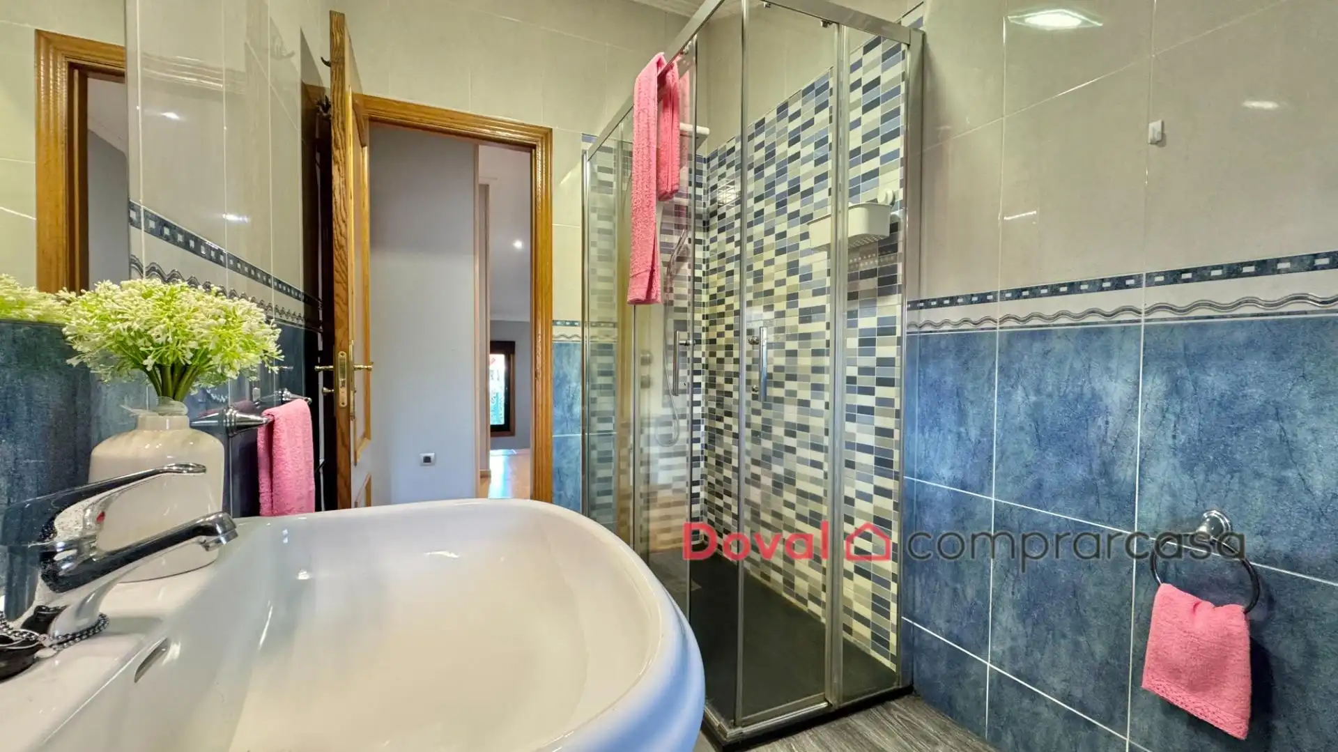 Bany de Casa o xalet en venda en Salceda de Caselas amb Calefacció, Jardí privat i Terrassa