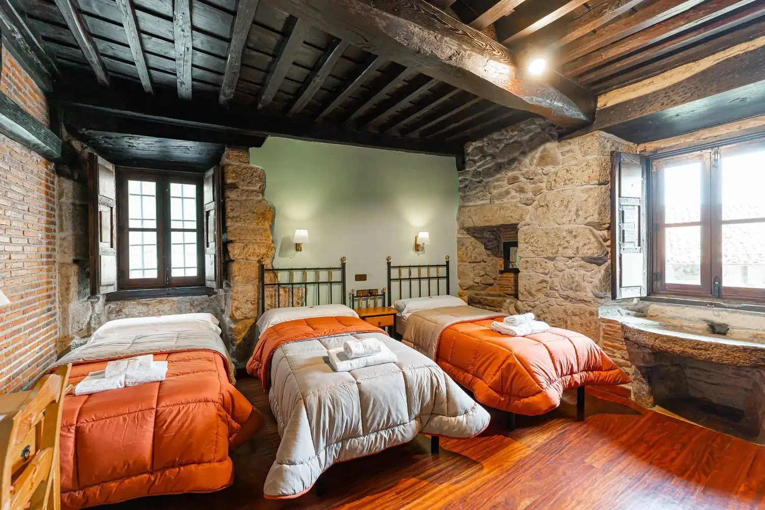 Habitación de Finca rústica en venta en Candelario con Calefacción, Jardín privado y Terraza