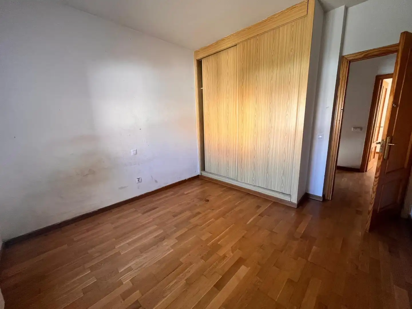 Dormitori de Apartament en venda en Olías del Rey amb Jardí privat