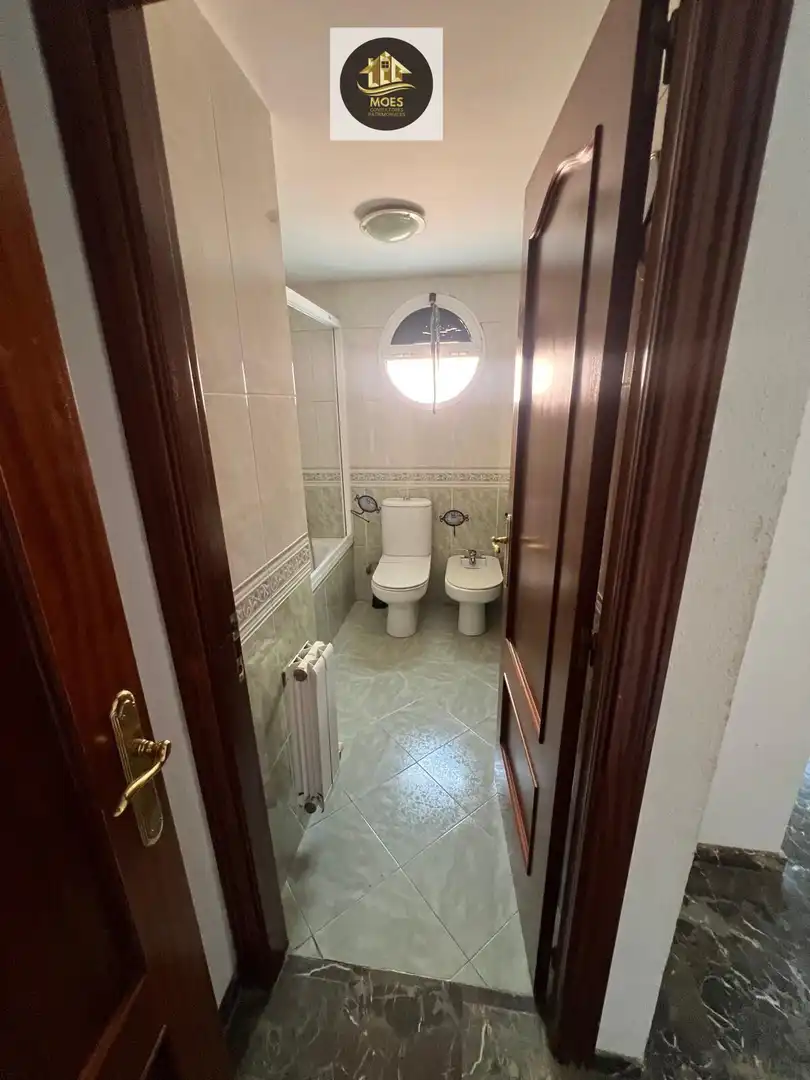 Bathroom of Flat for sale in Jaén  with Heating, Storage room and Balcony