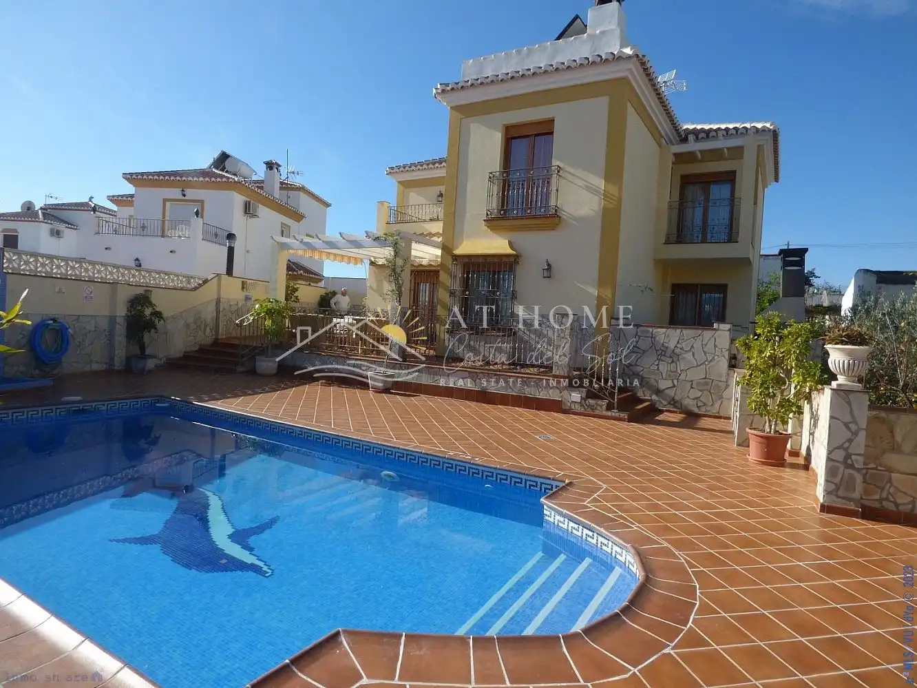 Vista exterior de Casa o chalet en venta en Nerja con Aire acondicionado, Calefacción y Jardín privado