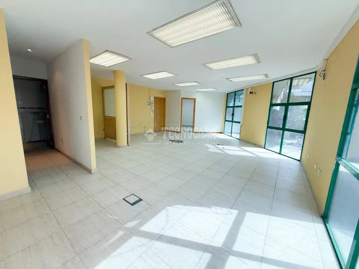 Local comercial en venda a Villalba Estación, imagen 2