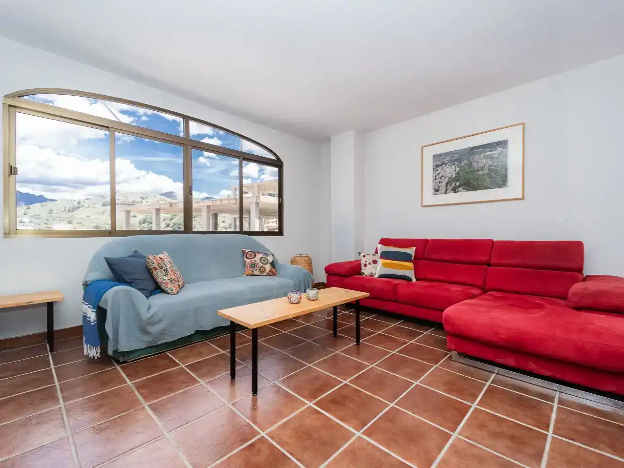 Wohnzimmer von Dachboden zum Verkauf in Almuñécar mit Klimaanlage, Abstellraum und Möbliert