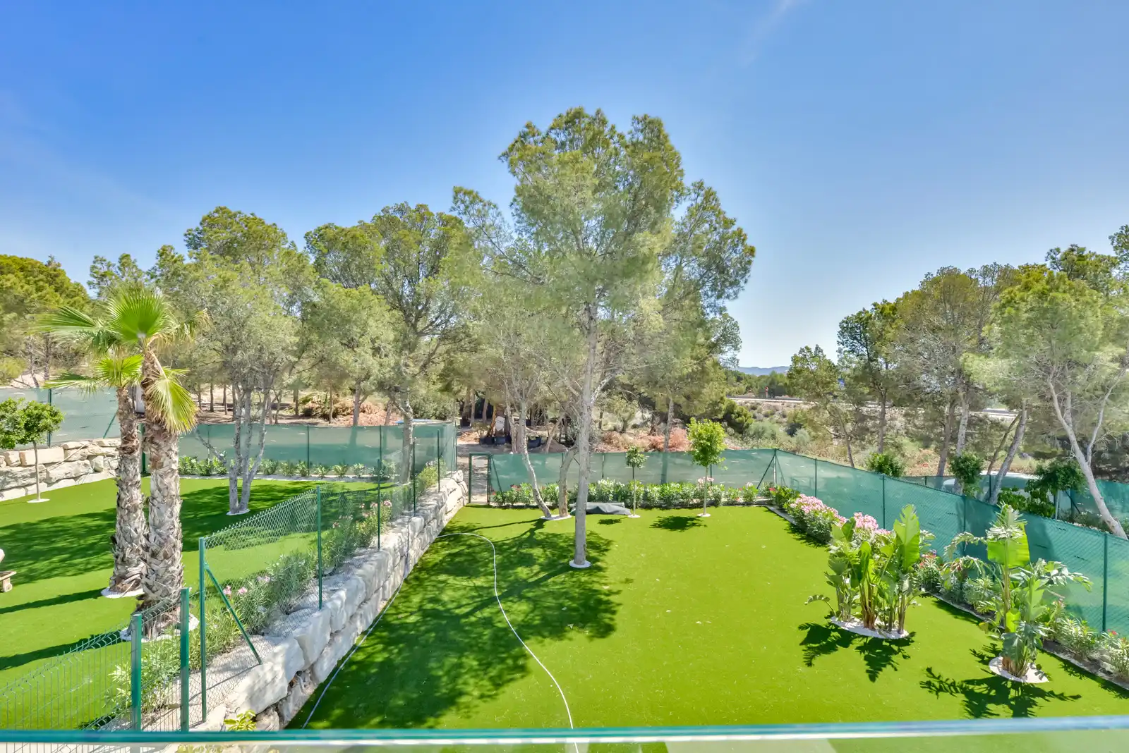 Jardí de Casa o xalet en venda en Finestrat amb Aire condicionat, Jardí privat i Piscina