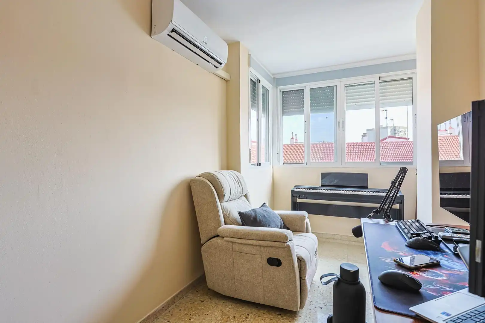 Sala d'estar de Pis en venda en Sevilla amb Aire condicionat