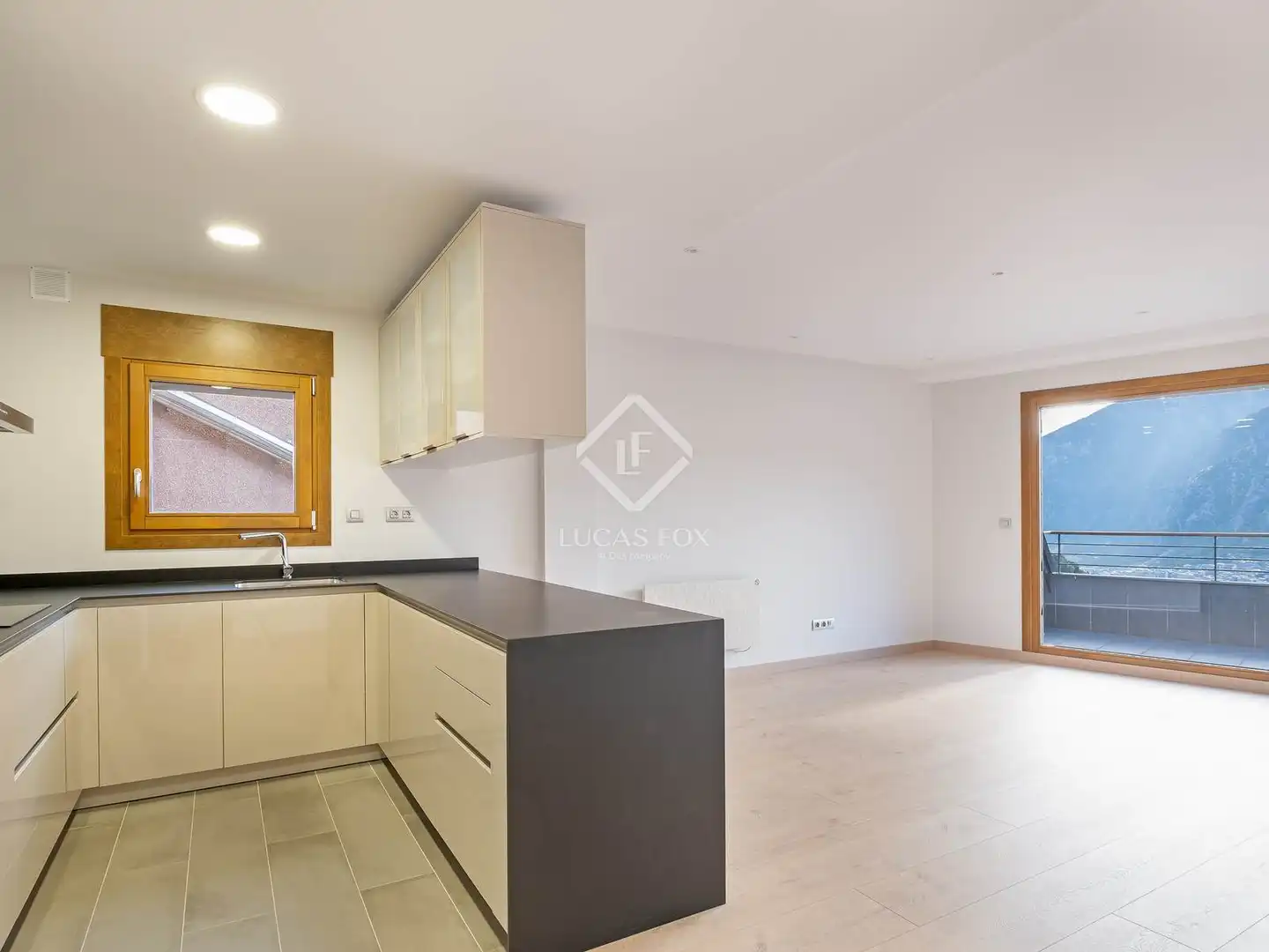 Küche von Wohnung zum Verkauf in Escaldes – Engordany mit Heizung, Parkett und Terrasse