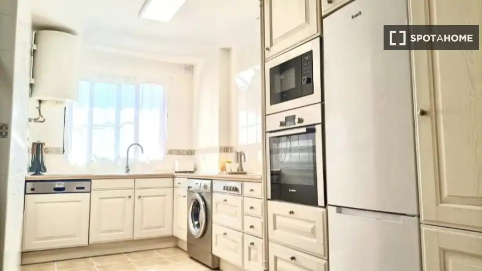 Cocina de Apartamento para compartir en Ítrabo con Aire acondicionado, Terraza y Amueblado