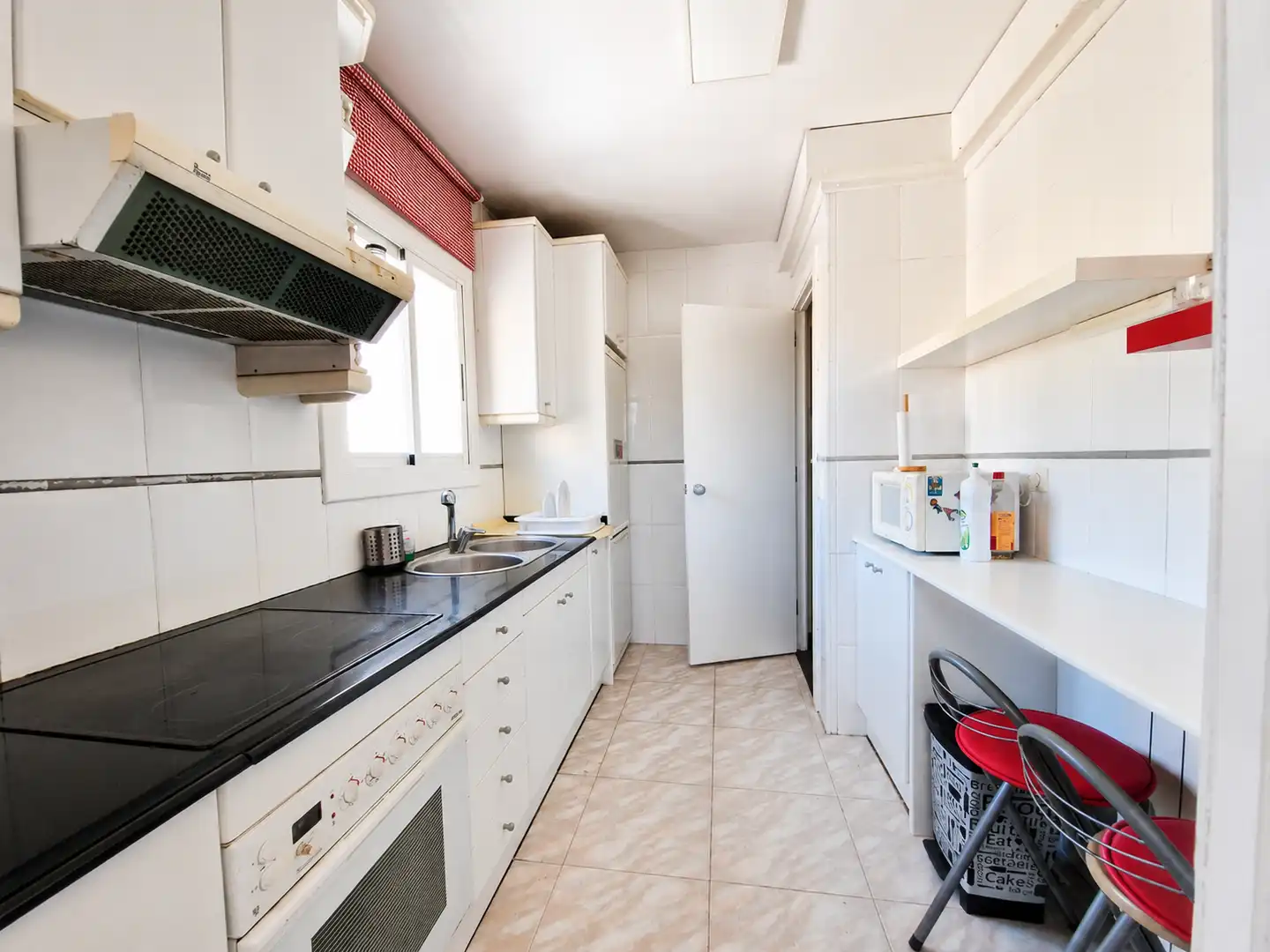 Kitchen of Flat for rent in El Vendrell  with Heating