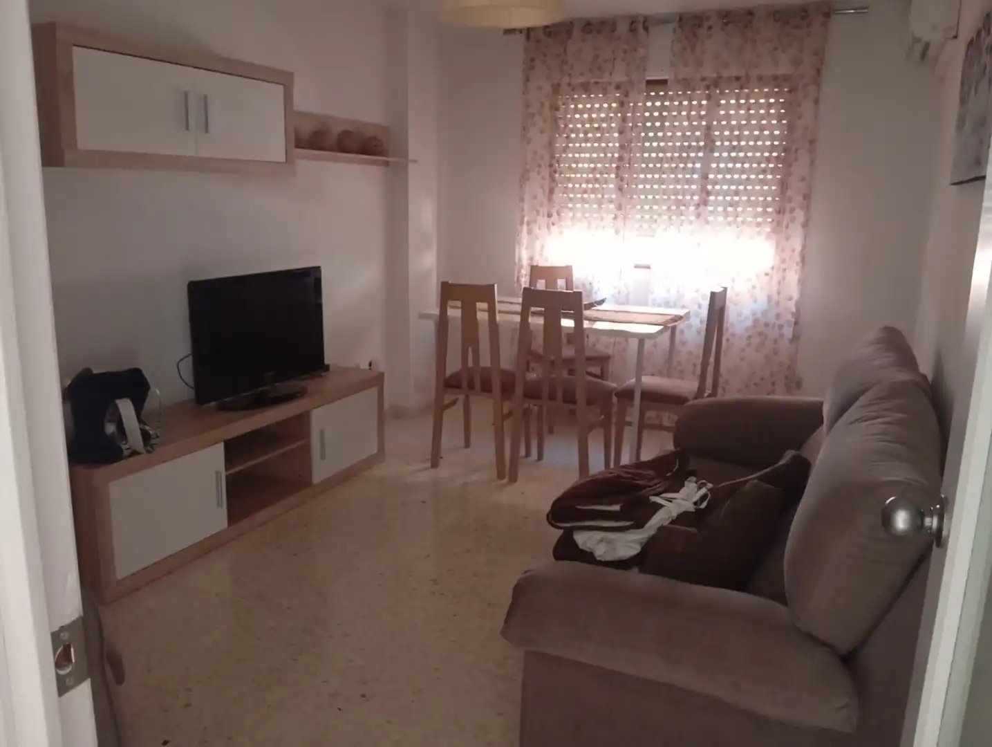 Wohnzimmer von Wohnung zur Miete in Jaén mit Möbliert