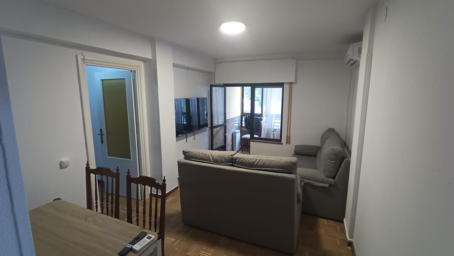 Sala d'estar de Pis de lloguer en Cáceres Capital amb Calefacció