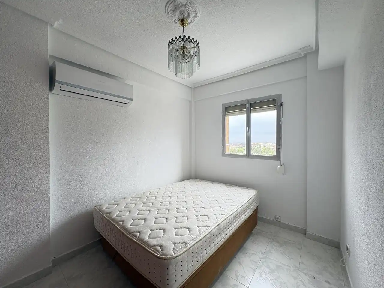 Schlafzimmer von Wohnung zur Miete in Madrid mit Klimaanlage, Heizung und Abstellraum