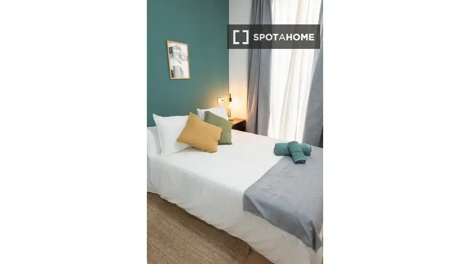 Room in Embajadores - Lavapiés