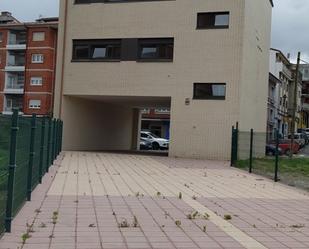 Aparcament de Casa o xalet en venda en Avilés amb Calefacció, Traster i Domòtica