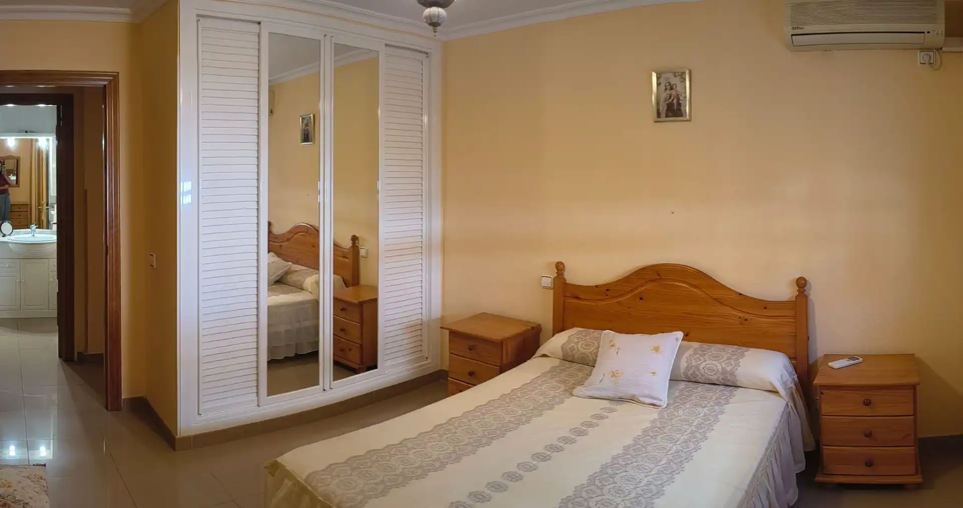 Habitación de Piso en venta en Gines con Aire acondicionado