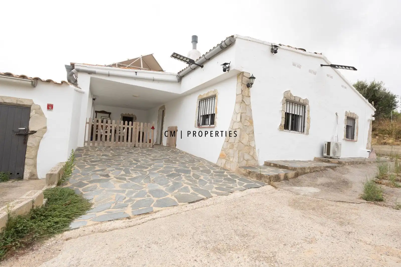 Exterior view of Houses for sale in Chiva  with Air Conditioner, Heating and Terrace