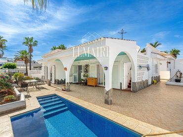 Villa con piscina in vendita a Flamingo