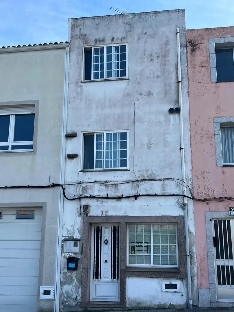 Vista exterior de Casa o xalet en venda en A Coruña Capital  amb Calefacció i Traster
