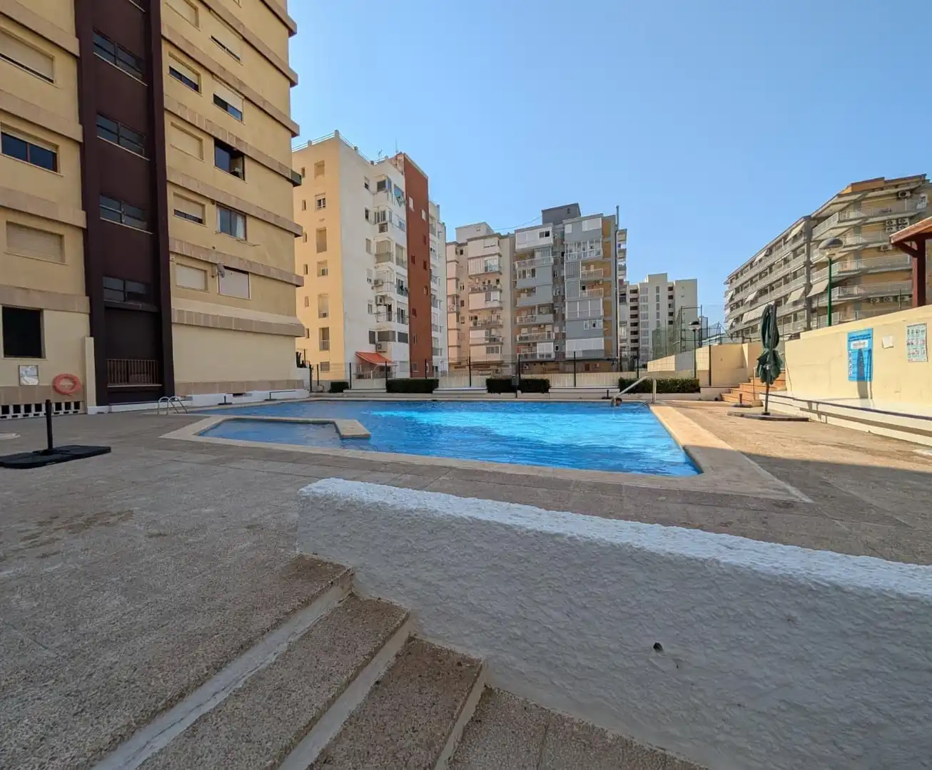 Piscina de Apartament en venda en Gandia amb Terrassa, Balcó i Piscina comunitària