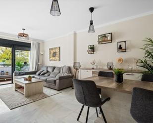 Sala d'estar de Casa adosada en venda en Benalmádena amb Aire condicionat