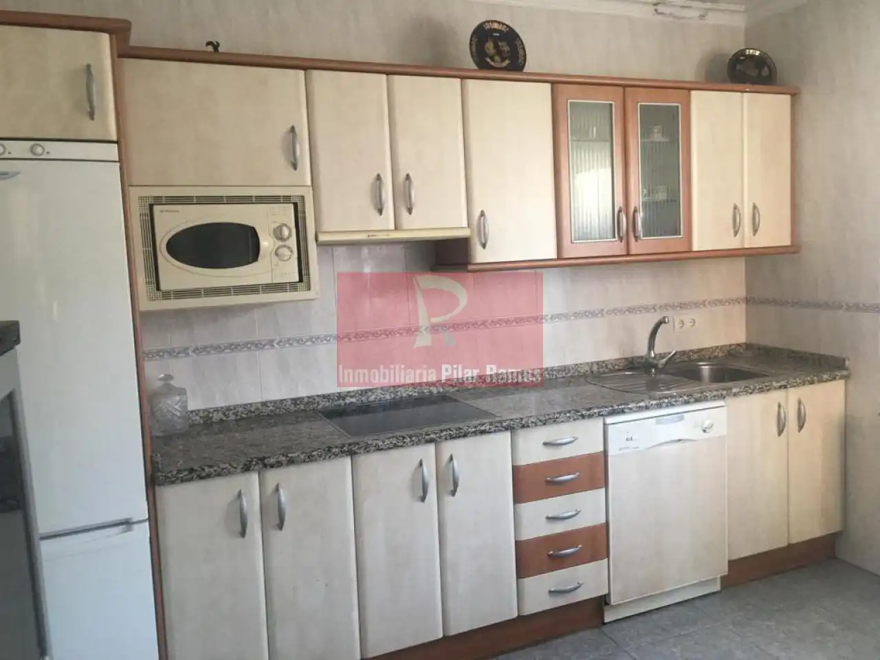 Cuina de Casa o xalet en venda en Santa Marina del Rey amb Calefacció, Jardí privat i Moblat