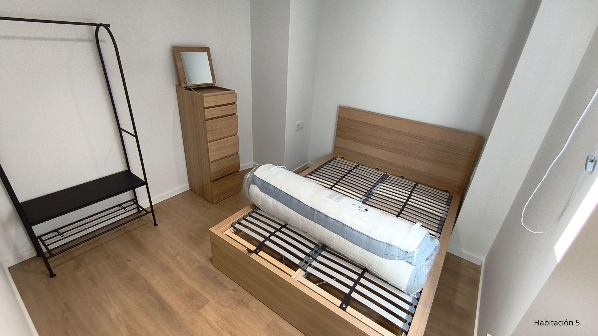 Dormitori de Pis per a compartir en Ontinyent amb Parquet i Terrassa