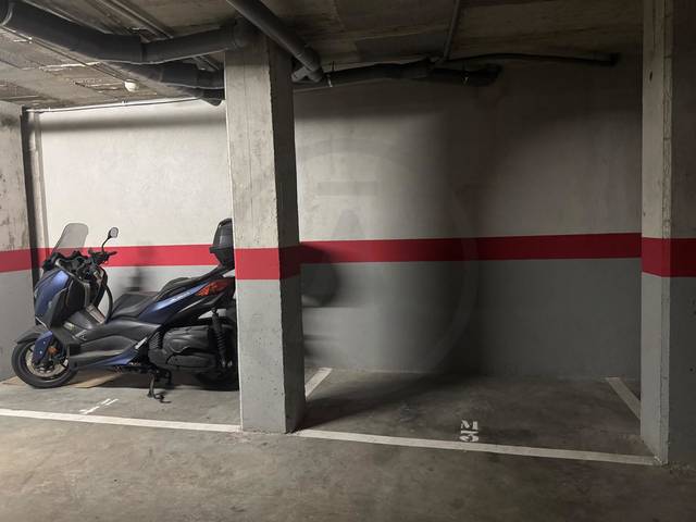 Garaje en Venta en Plaça Catalunya - Escola Industrial