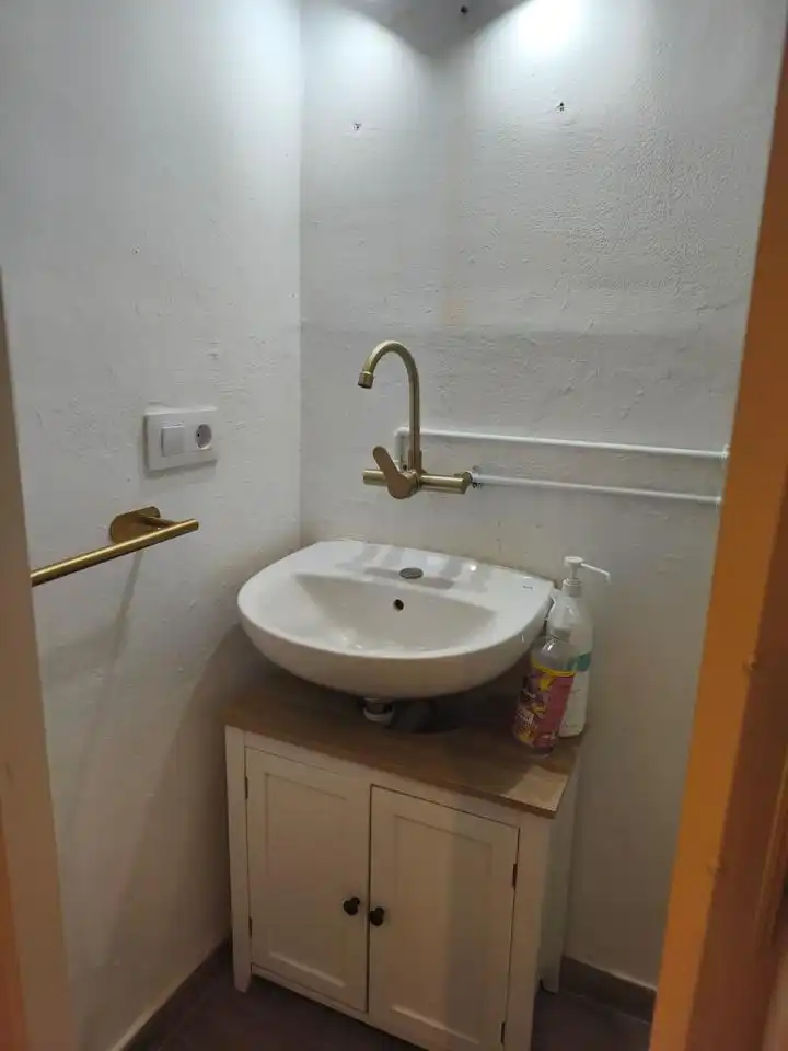 Badezimmer von Geschaftsraum zur Miete in Mas Baell - Can Carbó