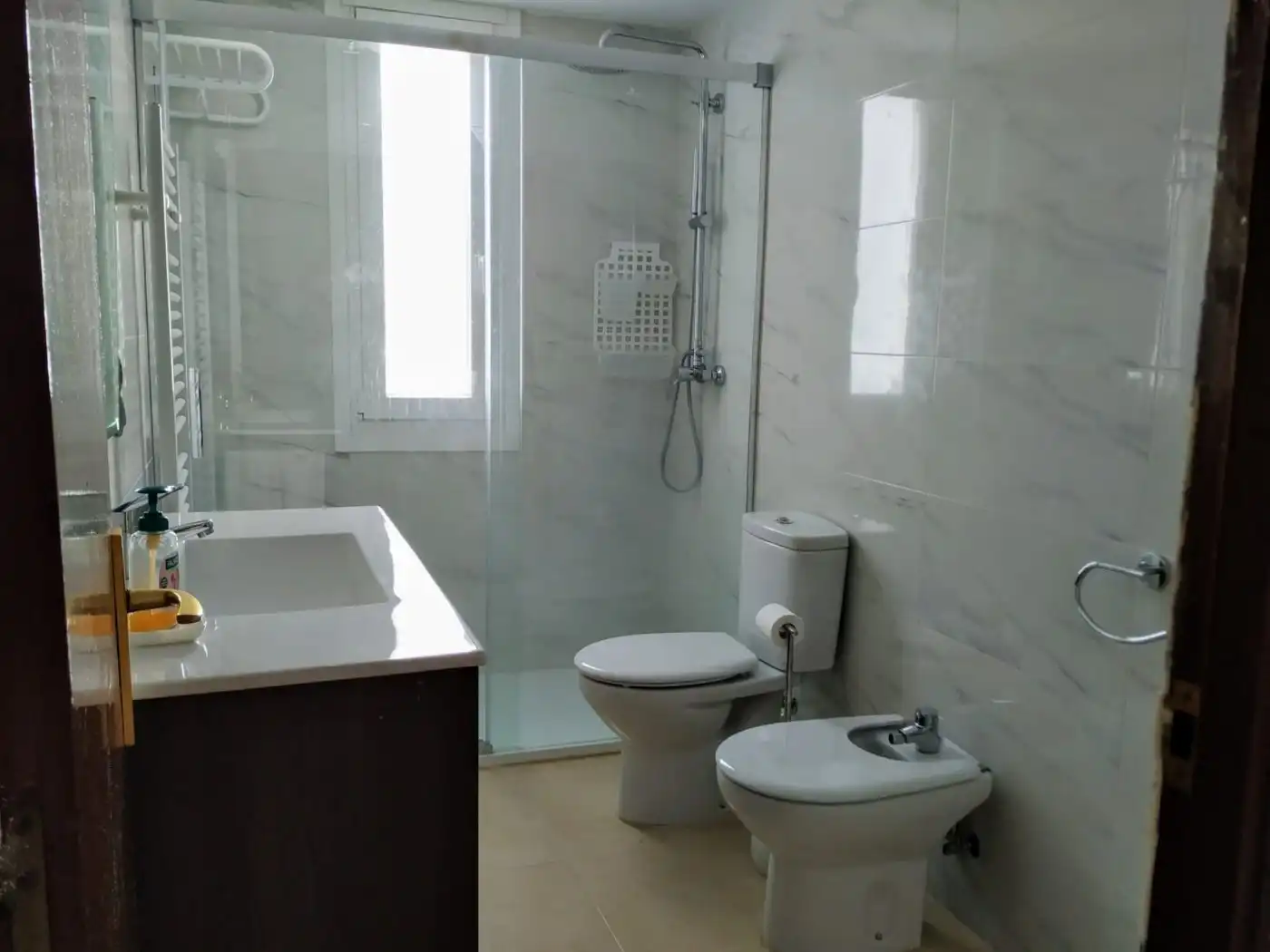 Baño de Piso en venta en Ponferrada con Calefacción, Terraza y Trastero